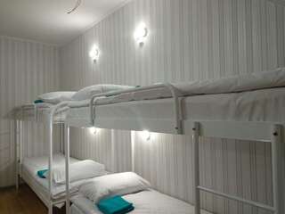Хостелы VIP hostel Мукачево Кровать в общем 6-местном номере для женщин-2